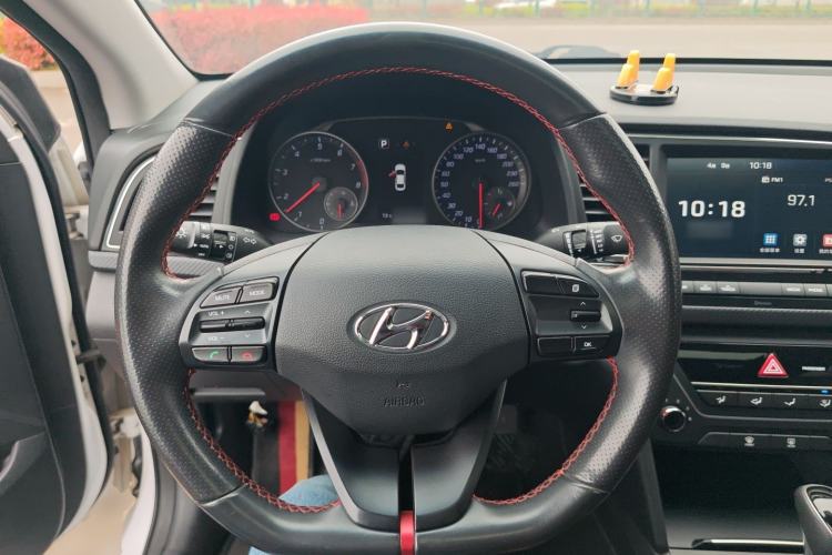 Used Hyundai Elantra (6th Generation / Lingdong) 2016 1.4T Dual-Clutch Xuan Dong · Dynamic Version Steering Wheel