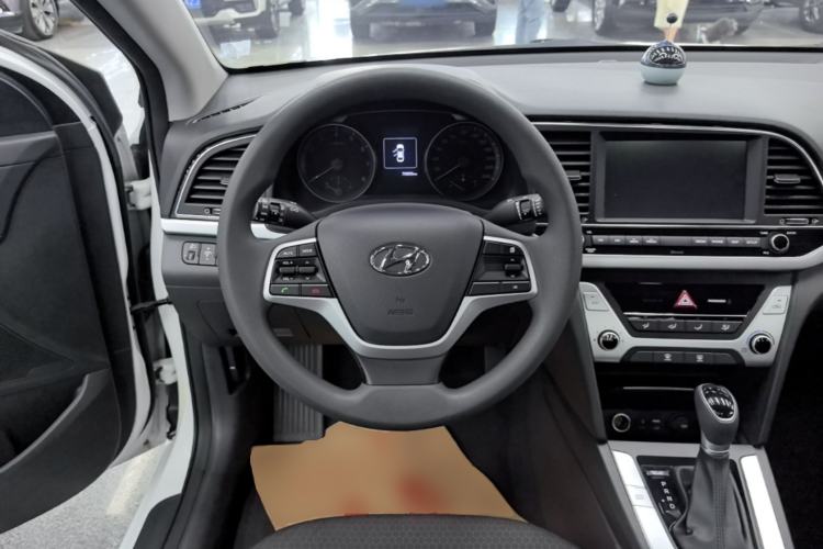 Used Hyundai Elantra (6th Generation / Lingdong) 2016 1.6L Automatic ZhiXuan – Elite Version Steering Wheel