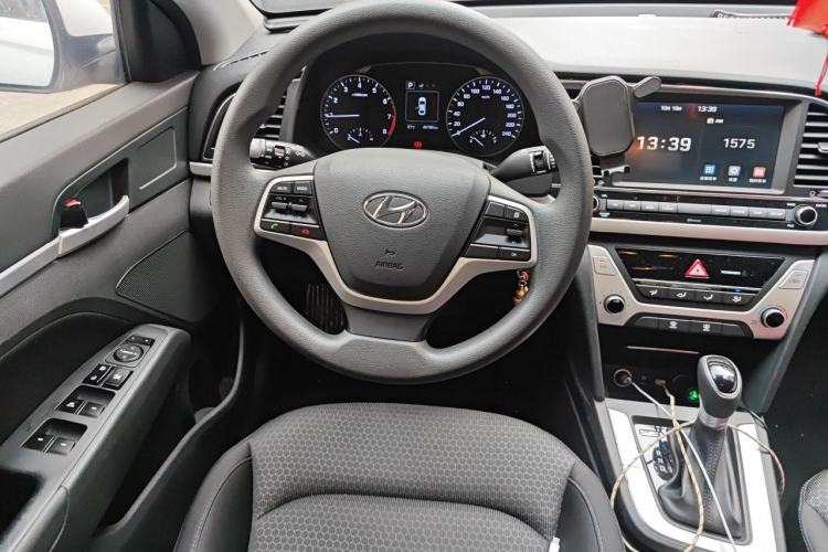 Used Hyundai Elantra (6th Generation / Lingdong) 2016 1.6L Automatic ZhiXuan – Elite Version Steering Wheel