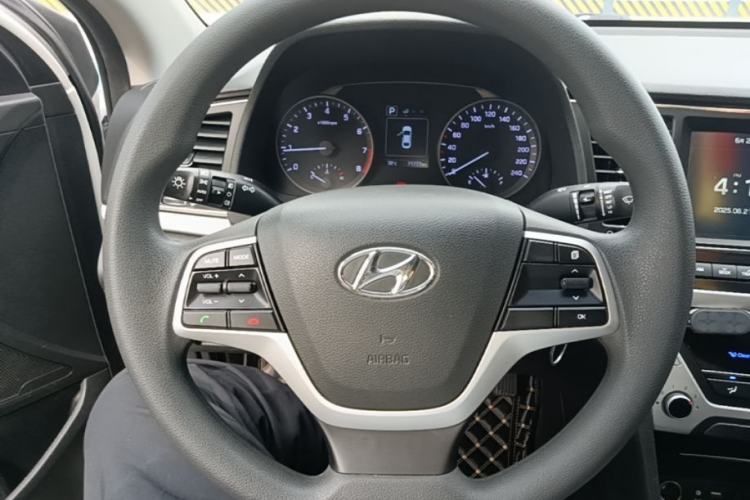 Used Hyundai Elantra (6th Generation / Lingdong) 2016 1.6L Automatic ZhiXuan – Elite Version Steering Wheel