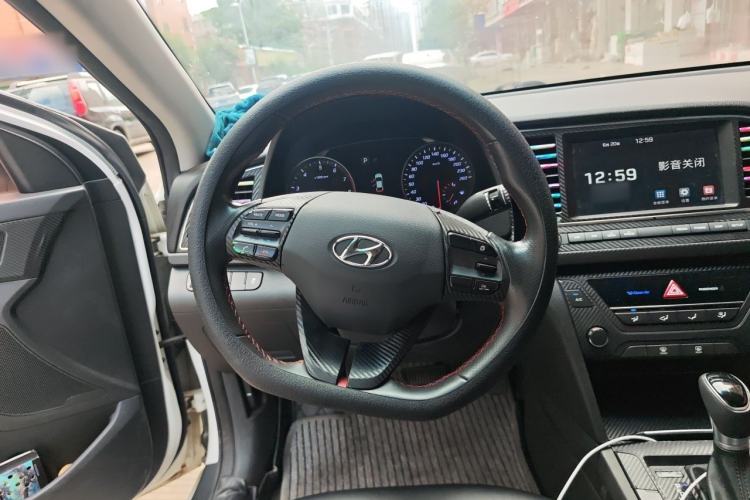 Used Hyundai Elantra (6th Generation / Lingdong) 2016 1.4T Dual-Clutch Xuan Dong · Dynamic Version Steering Wheel
