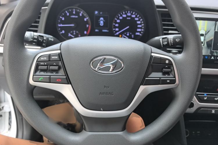Used Hyundai Elantra (6th Generation / Lingdong) 2016 1.6L Automatic ZhiXuan – Elite Version Steering Wheel