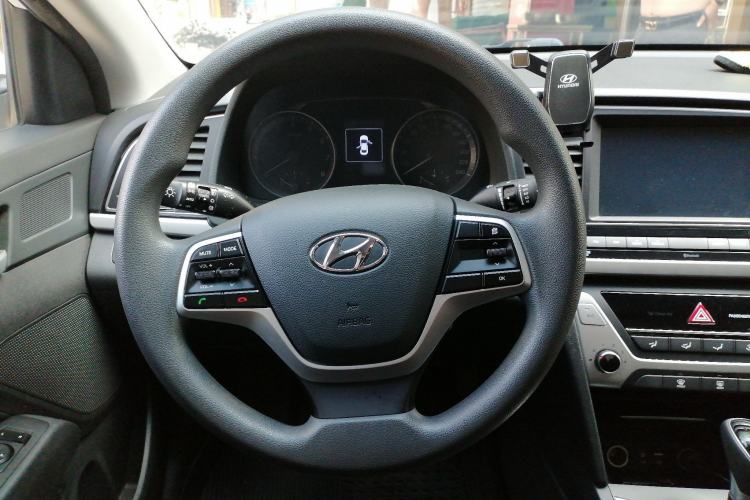 Used Hyundai Elantra (6th Generation / Lingdong) 2016 1.6L Automatic ZhiXuan – Elite Version Steering Wheel