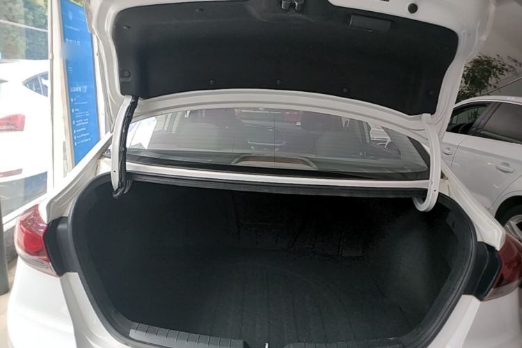 Used Hyundai Elantra (6th Generation / Lingdong) 2016 1.6L Manual ZhiXuan · Dynamic Model Trunk