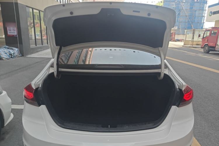 Used Hyundai Elantra (6th Generation / Lingdong) 2016 1.6L Automatic ZhiXuan · Luxury Version Trunk