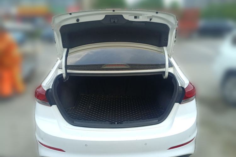 Used Hyundai Elantra (6th Generation / Lingdong) 2016 1.4T Dual-Clutch Xuan Dong · Dynamic Version Trunk