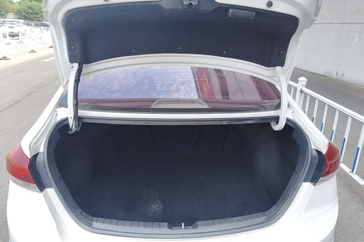 Used Hyundai Elantra (6th Generation / Lingdong) 2016 1.6L Automatic ZhiXuan – Elite Version Trunk