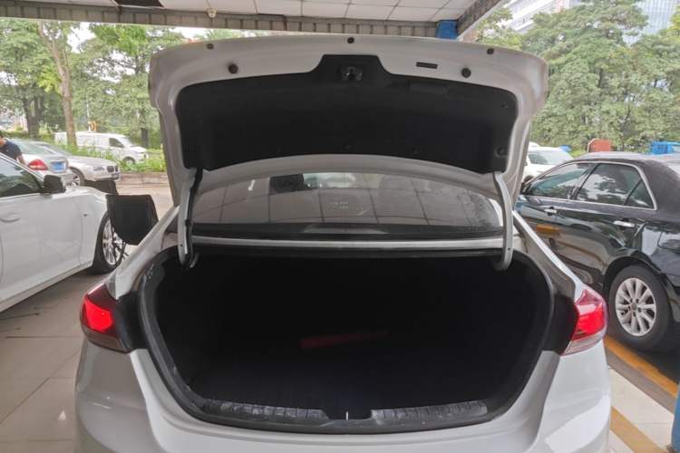Used Hyundai Elantra (6th Generation / Lingdong) 2016 1.6L Automatic ZhiXuan – Elite Version Trunk