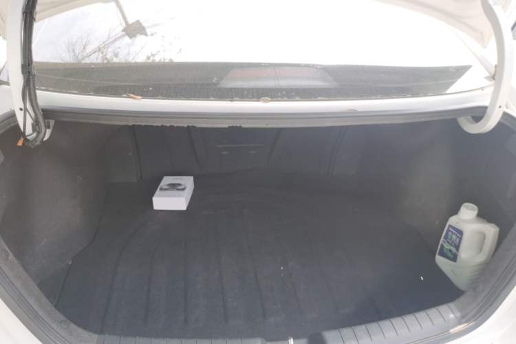 Used Hyundai Elantra (6th Generation / Lingdong) 2016 1.4T Dual-Clutch Xuan Dong · Dynamic Version Trunk