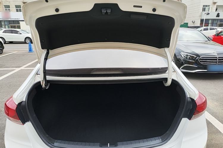 Used Hyundai Elantra (6th Generation / Lingdong) 2016 1.6L Automatic ZhiXuan – Elite Version Trunk