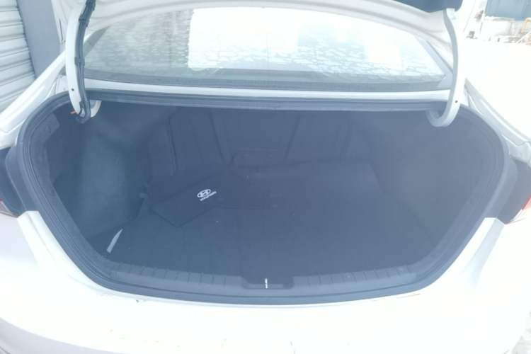 Used Hyundai Elantra (6th Generation / Lingdong) 2016 1.6L Automatic ZhiXuan – Elite Version Trunk