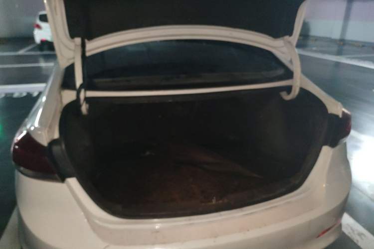 Used Hyundai Elantra (6th Generation / Lingdong) 2016 1.6L Automatic ZhiXuan – Elite Version Trunk