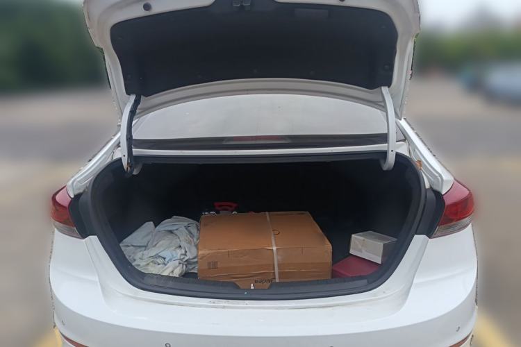 Used Hyundai Elantra (6th Generation / Lingdong) 2016 1.6L Automatic ZhiXuan · Luxury Version Trunk