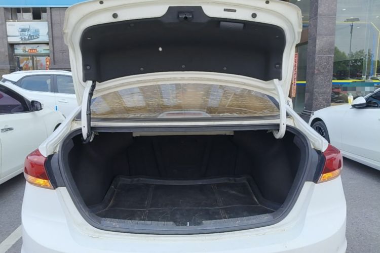 Used Hyundai Elantra (6th Generation / Lingdong) 2016 1.6L Automatic ZhiXuan – Elite Version Trunk