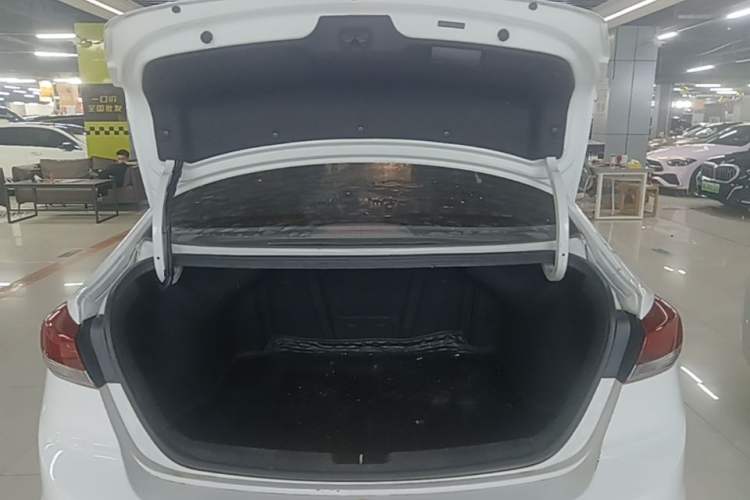 Used Hyundai Elantra (6th Generation / Lingdong) 2016 1.6L Automatic ZhiXuan – Elite Version Trunk