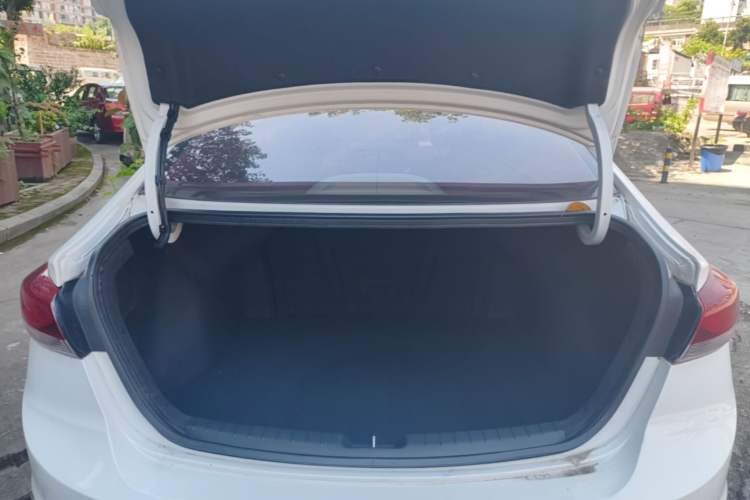 Used Hyundai Elantra (6th Generation / Lingdong) 2016 1.6L Automatic ZhiXuan – Elite Version Trunk