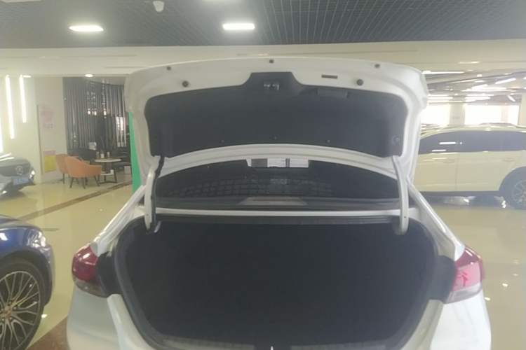 Used Hyundai Elantra (6th Generation / Lingdong) 2016 1.6L Automatic ZhiXuan – Elite Version Trunk