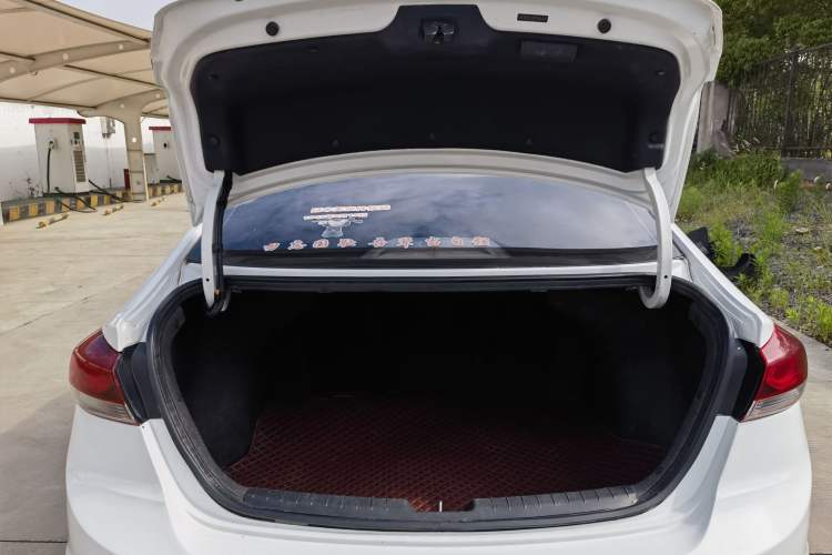 Used Hyundai Elantra (6th Generation / Lingdong) 2016 1.6L Automatic ZhiXuan – Elite Version Trunk