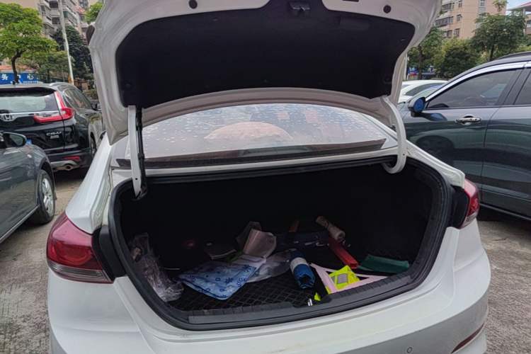 Used Hyundai Elantra (6th Generation / Lingdong) 2016 1.6L Automatic ZhiXuan – Elite Version Trunk