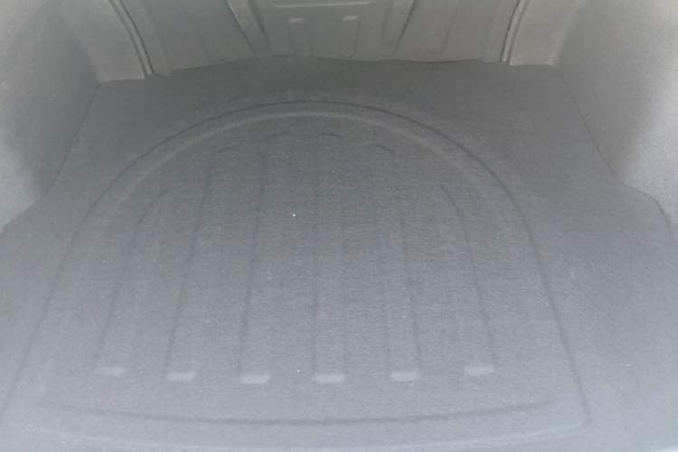 Used Hyundai Elantra (6th Generation / Lingdong) 2016 1.6L Automatic ZhiXuan – Elite Version Trunk