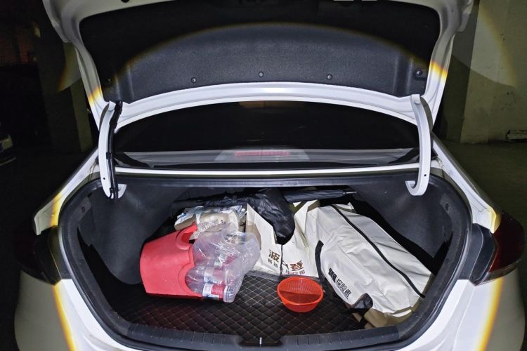 Used Hyundai Elantra (6th Generation / Lingdong) 2016 1.6L Automatic ZhiXuan – Elite Version Trunk
