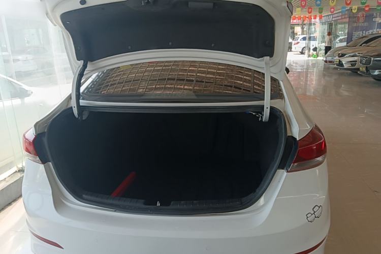 Used Hyundai Elantra (6th Generation / Lingdong) 2016 1.6L Automatic ZhiXuan – Elite Version Trunk