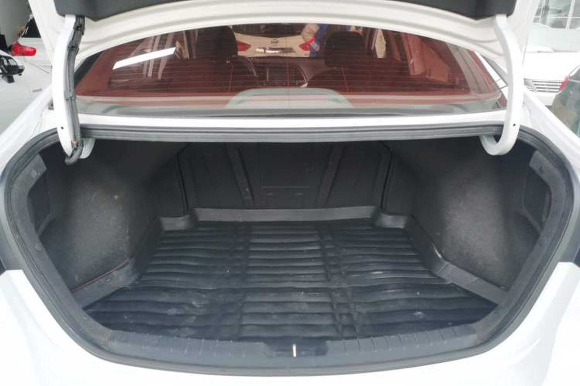 Used Hyundai Elantra (6th Generation / Lingdong) 2016 1.6L Automatic ZhiXuan – Elite Version Trunk