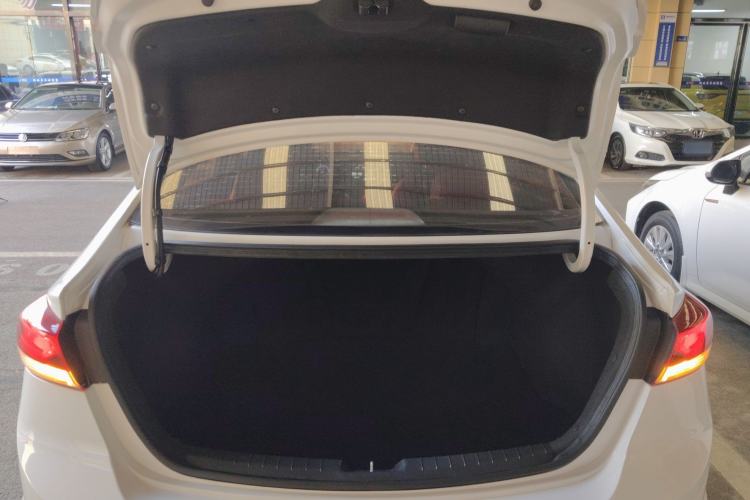Used Hyundai Elantra (6th Generation / Lingdong) 2016 1.6L Automatic ZhiXuan – Elite Version Trunk