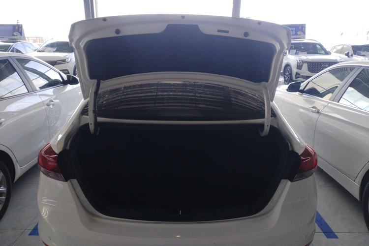 Used Hyundai Elantra (6th Generation / Lingdong) 2016 1.6L Automatic ZhiXuan – Elite Version Trunk