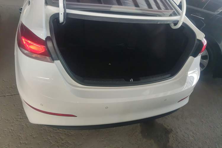 Used Hyundai Elantra (6th Generation / Lingdong) 2016 1.6L Automatic ZhiXuan – Elite Version Trunk