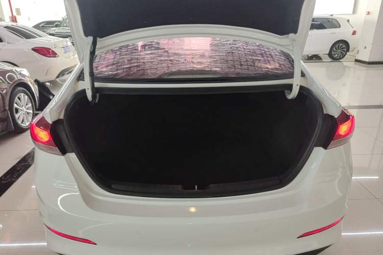 Used Hyundai Elantra (6th Generation / Lingdong) 2016 1.6L Automatic ZhiXuan – Elite Version Trunk