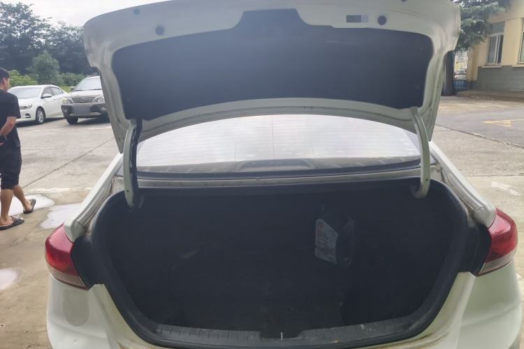Used Hyundai Elantra (6th Generation / Lingdong) 2016 1.6L Manual ZhiXuan·Youth Edition Trunk
