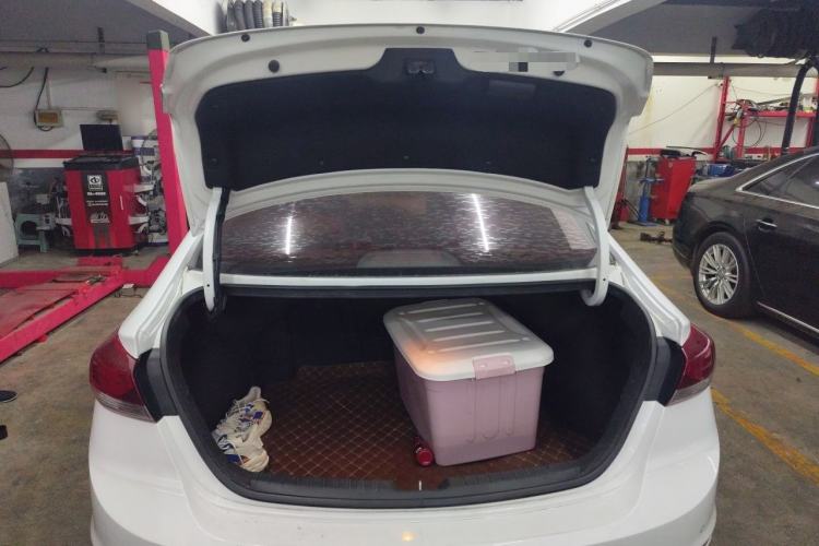 Used Hyundai Elantra (6th Generation / Lingdong) 2016 1.6L Automatic ZhiXuan – Elite Version Trunk