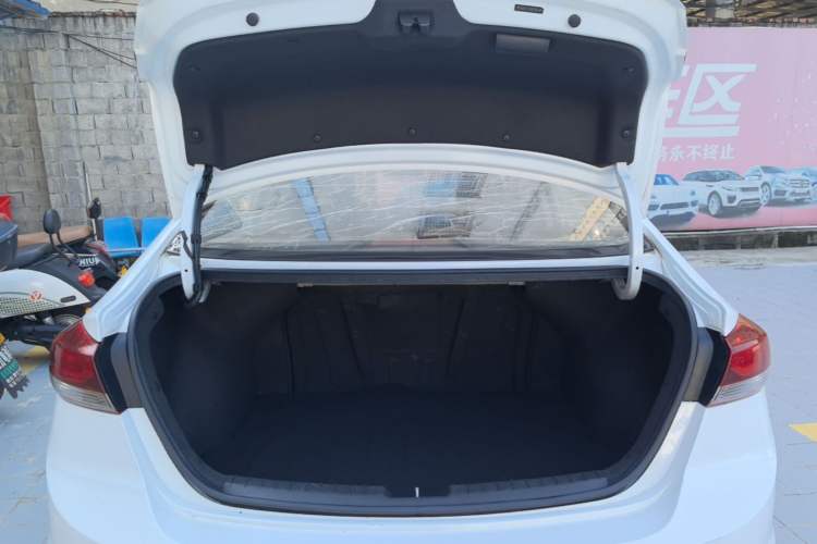 Used Hyundai Elantra (6th Generation / Lingdong) 2016 1.6L Automatic ZhiXuan – Elite Version Trunk