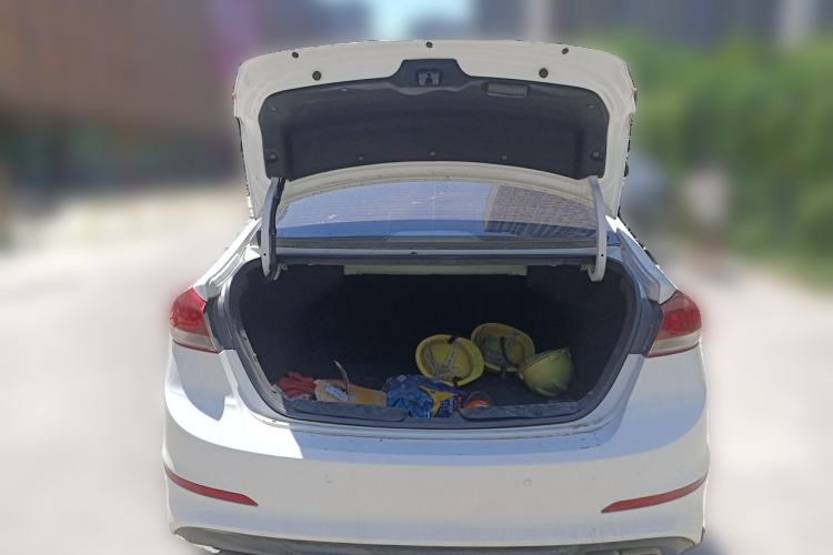 Used Hyundai Elantra (6th Generation / Lingdong) 2016 1.4T Dual-Clutch Xuan Dong · Dynamic Version Trunk
