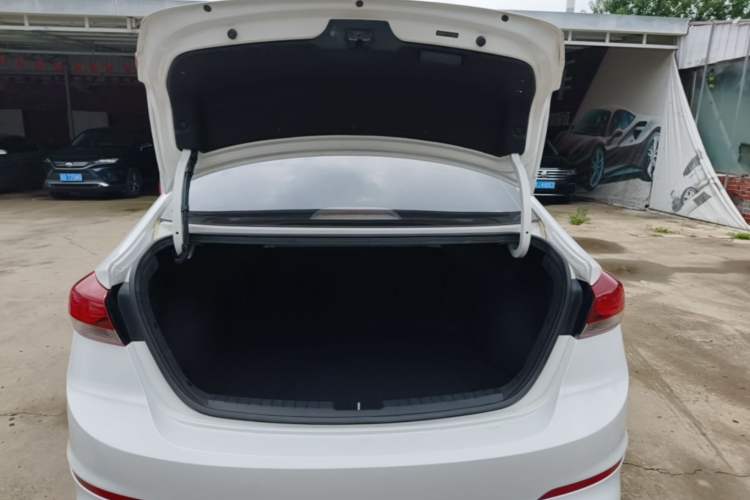 Used Hyundai Elantra (6th Generation / Lingdong) 2016 1.6L Automatic ZhiXuan – Elite Version Trunk