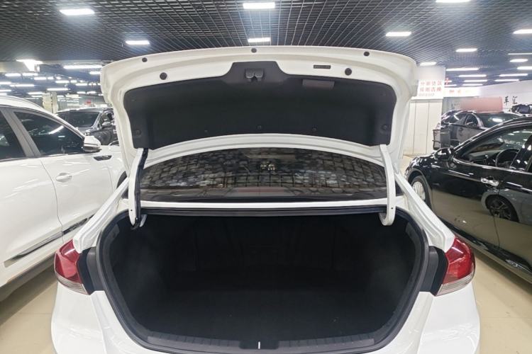 Used Hyundai Elantra (6th Generation / Lingdong) 2016 1.6L Automatic ZhiXuan – Elite Version Trunk