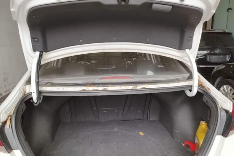 Used Hyundai Elantra (6th Generation / Lingdong) 2016 1.6L Automatic ZhiXuan · Luxury Version Trunk