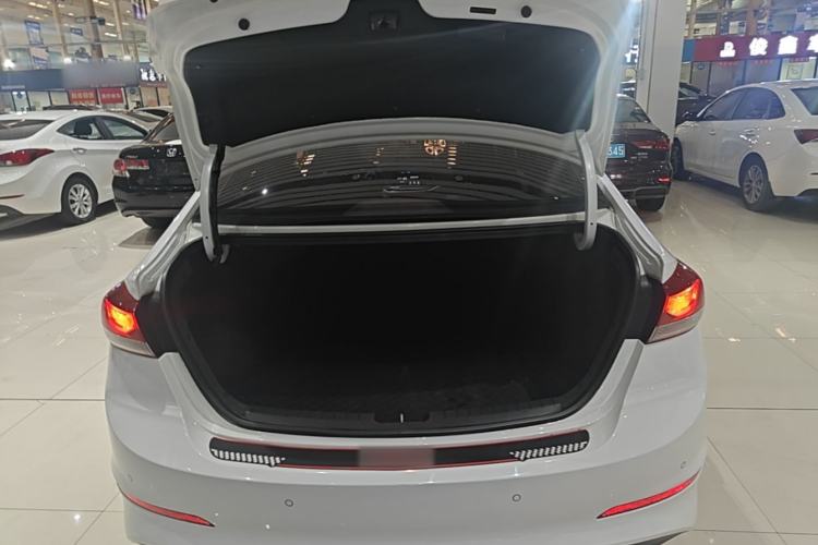 Used Hyundai Elantra (6th Generation / Lingdong) 2016 1.6L Automatic ZhiXuan – Elite Version Trunk