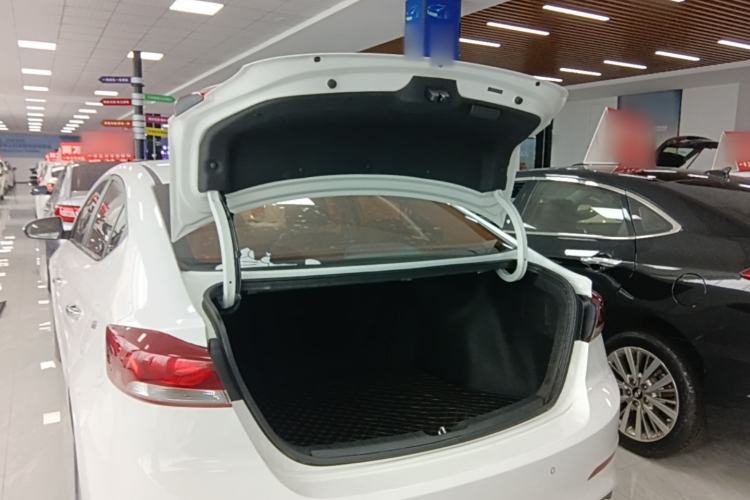 Used Hyundai Elantra (6th Generation / Lingdong) 2016 1.4T Dual-Clutch Xuan Dong · Dynamic Version Trunk