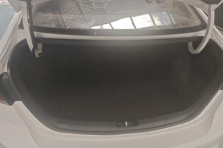 Used Hyundai Elantra (6th Generation / Lingdong) 2016 1.6L Automatic ZhiXuan – Elite Version Trunk