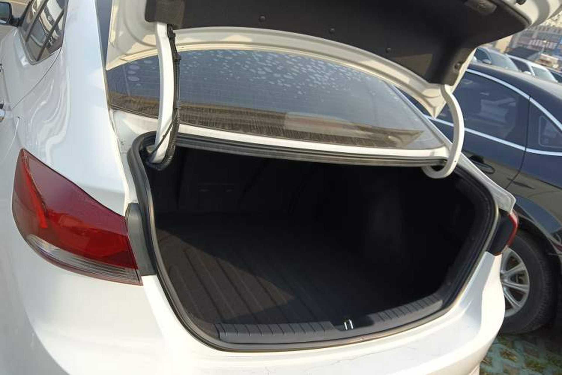 Used Hyundai Elantra (6th Generation / Lingdong) 2016 1.6L Automatic ZhiXuan – Elite Version Trunk