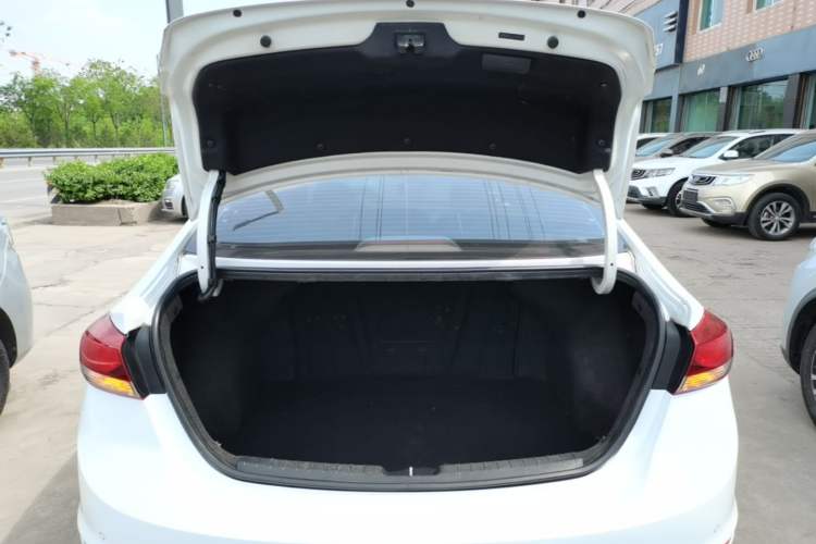 Used Hyundai Elantra (6th Generation / Lingdong) 2016 1.6L Automatic ZhiXuan – Elite Version Trunk
