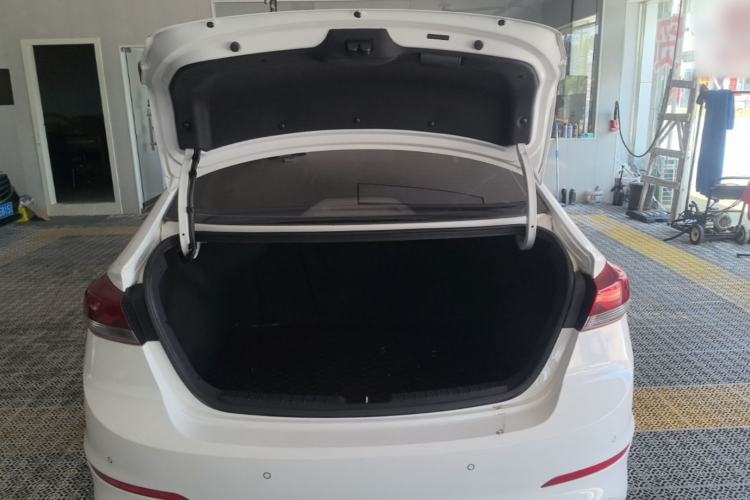 Used Hyundai Elantra (6th Generation / Lingdong) 2016 1.6L Automatic ZhiXuan – Elite Version Trunk