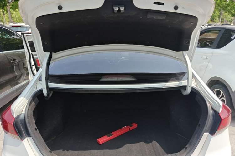 Used Hyundai Elantra (6th Generation / Lingdong) 2016 1.6L Automatic ZhiXuan – Elite Version Trunk