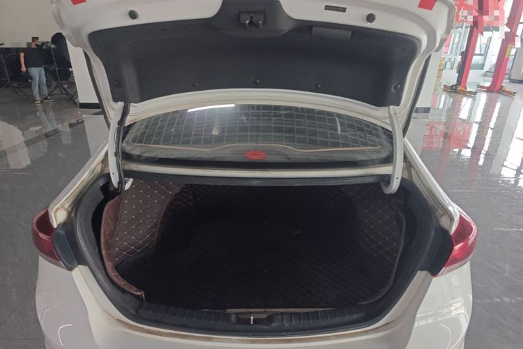 Used Hyundai Elantra (6th Generation / Lingdong) 2016 1.6L Manual ZhiXuan·Youth Edition Trunk