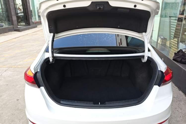 Used Hyundai Elantra (6th Generation / Lingdong) 2016 1.6L Automatic ZhiXuan – Elite Version Trunk