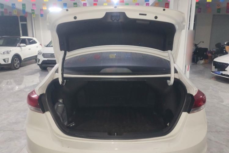Used Hyundai Elantra (6th Generation / Lingdong) 2016 1.6L Automatic ZhiXuan – Elite Version Trunk