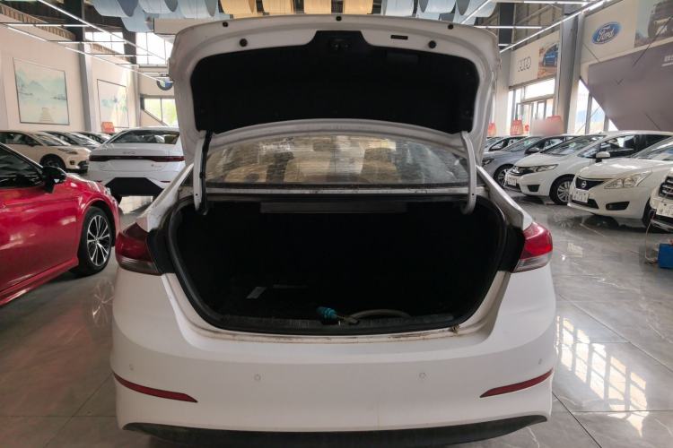 Used Hyundai Elantra (6th Generation / Lingdong) 2016 1.6L Automatic ZhiXuan – Elite Version Trunk