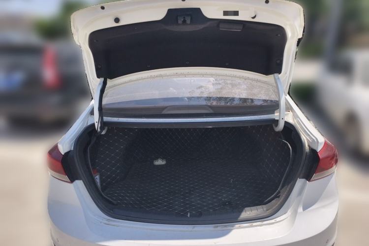 Used Hyundai Elantra (6th Generation / Lingdong) 2016 1.6L Automatic ZhiXuan – Elite Version Trunk